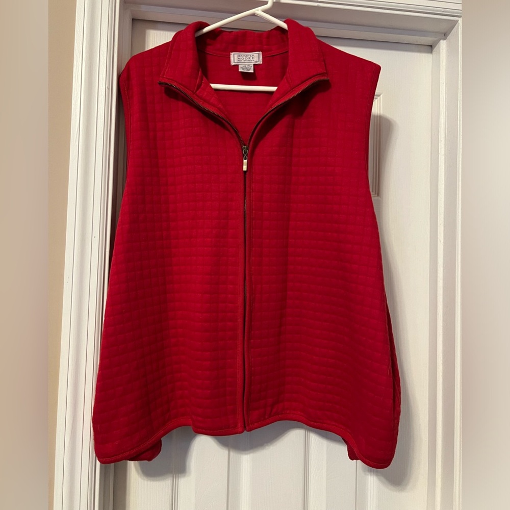 Jennifer Moore red, lightweight quilted vest